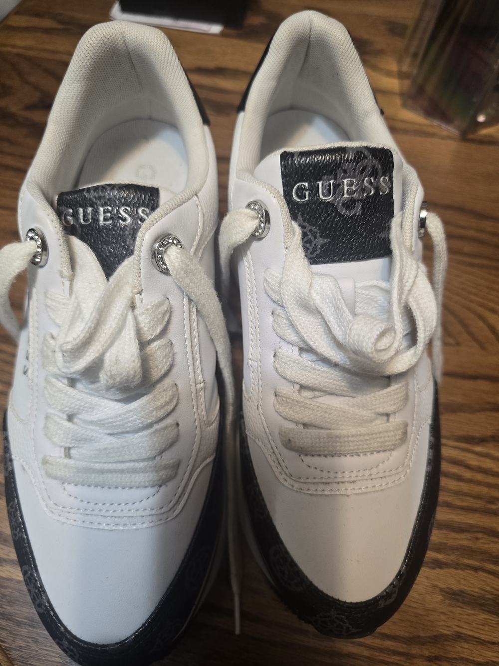 GUESS White Leather Sneakers with Black Logo Accents